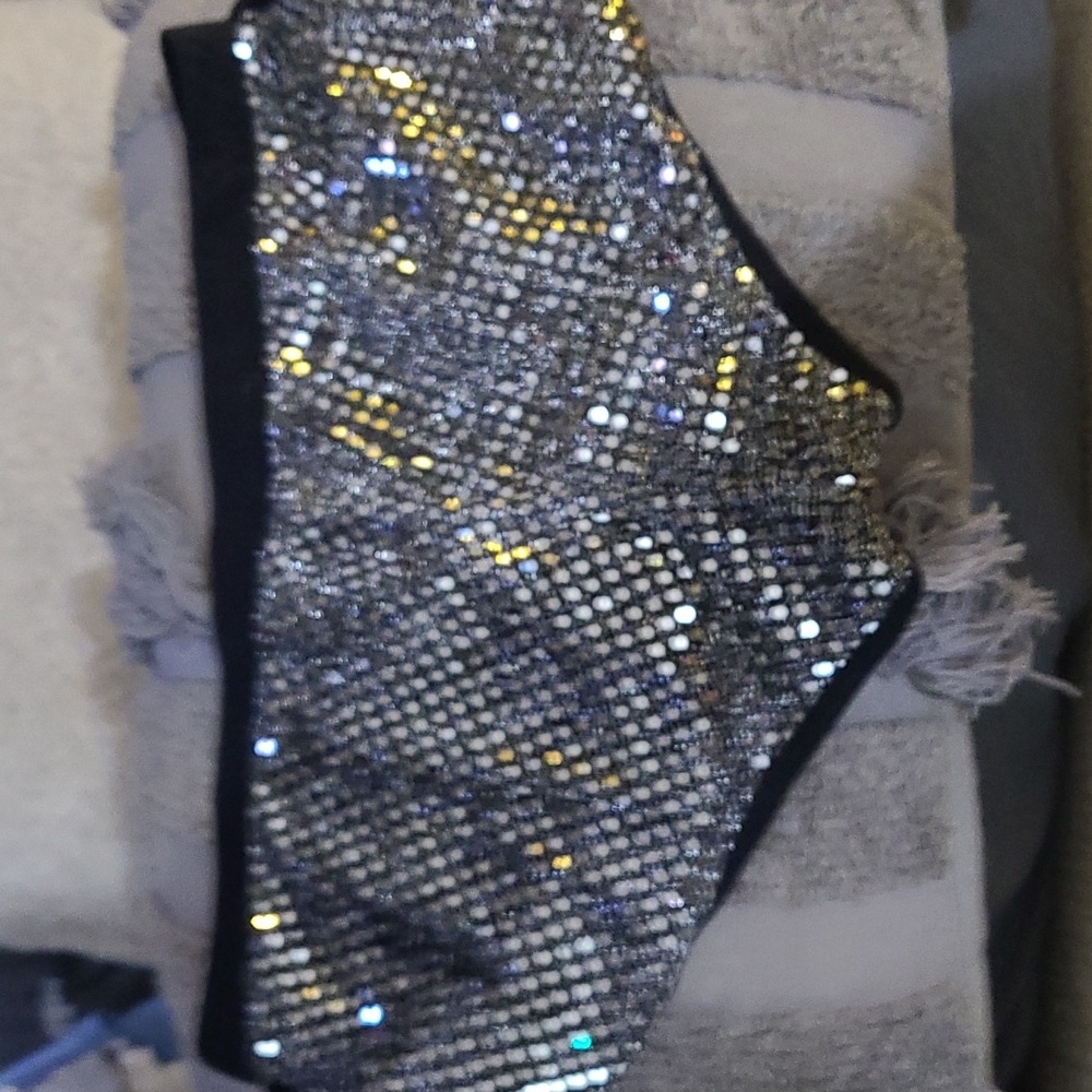Shorts - Picture 2 of 3